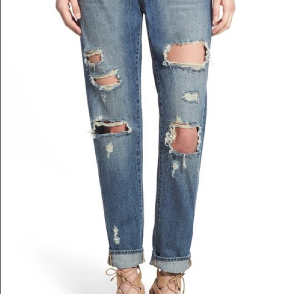 Distressed Boyfriend Jeans